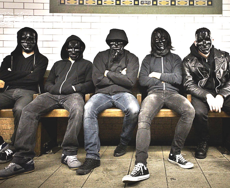 Gang members in Belize City. images.huffingtonpost.com/2015-11-18-1447856895-9700-gang.png