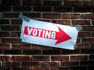 Voting sign at Edmund Burke School, Washington, DC, special election, 1 May 2007. Credit: Keith Ivey, Flickr (CC BY-NC 2.0)